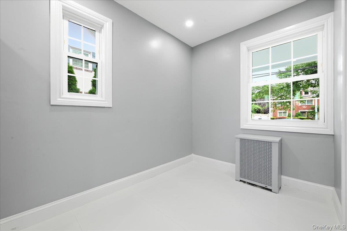 415 Leonard Boulevard – For Sale photo 14