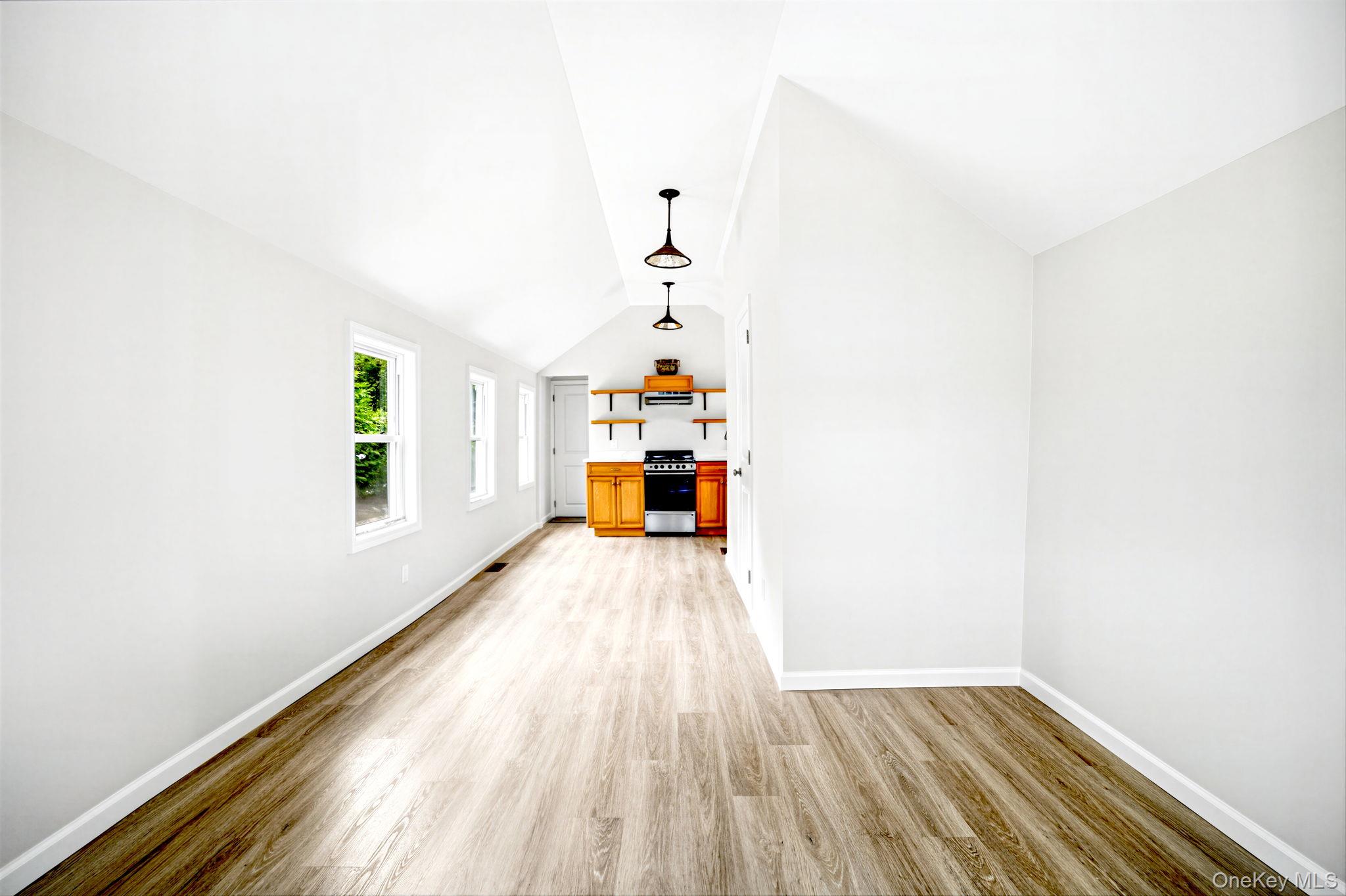 27 Walnut Avenue, Unit 2 photo 9