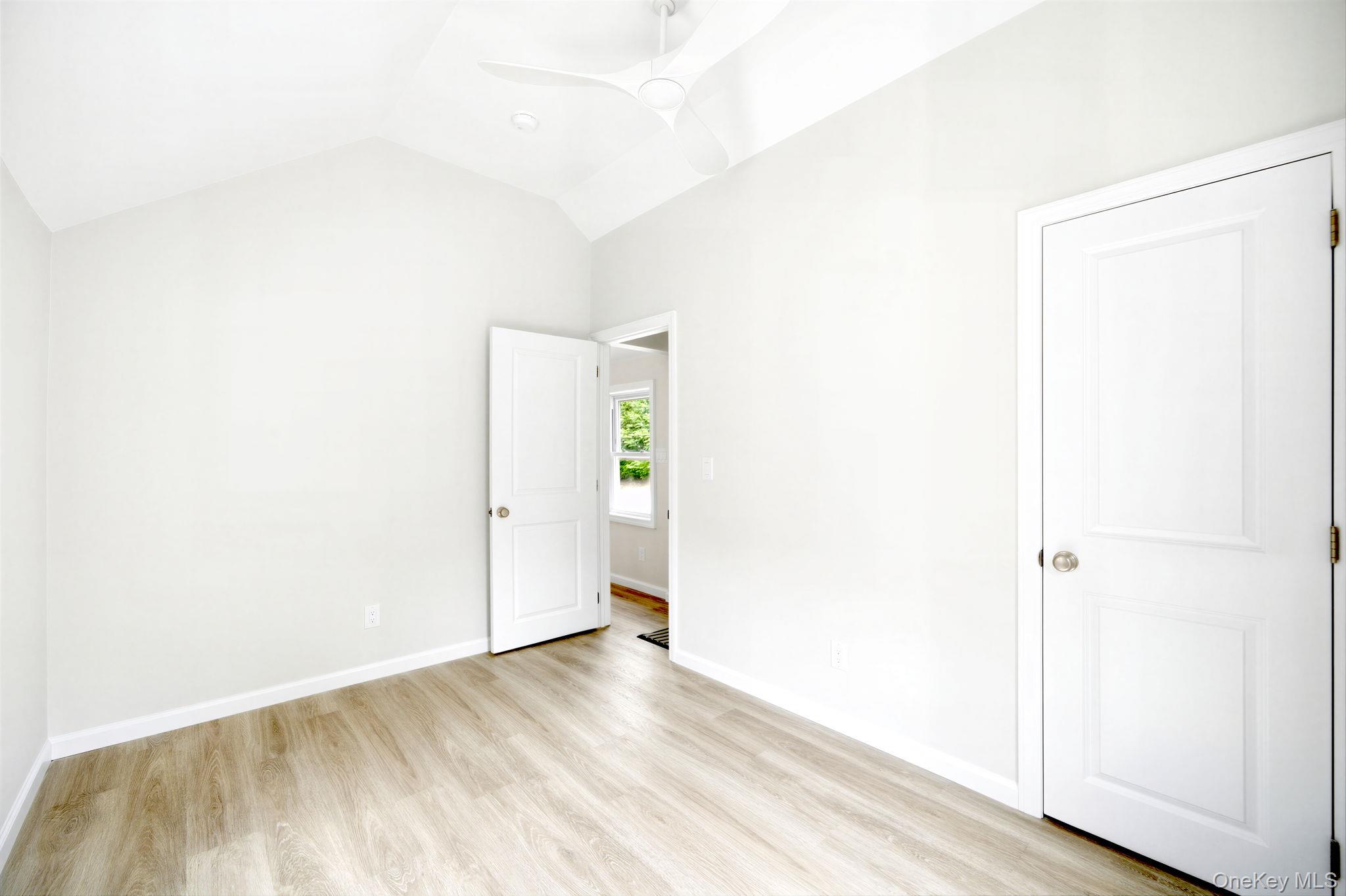 27 Walnut Avenue, Unit 2 photo 16