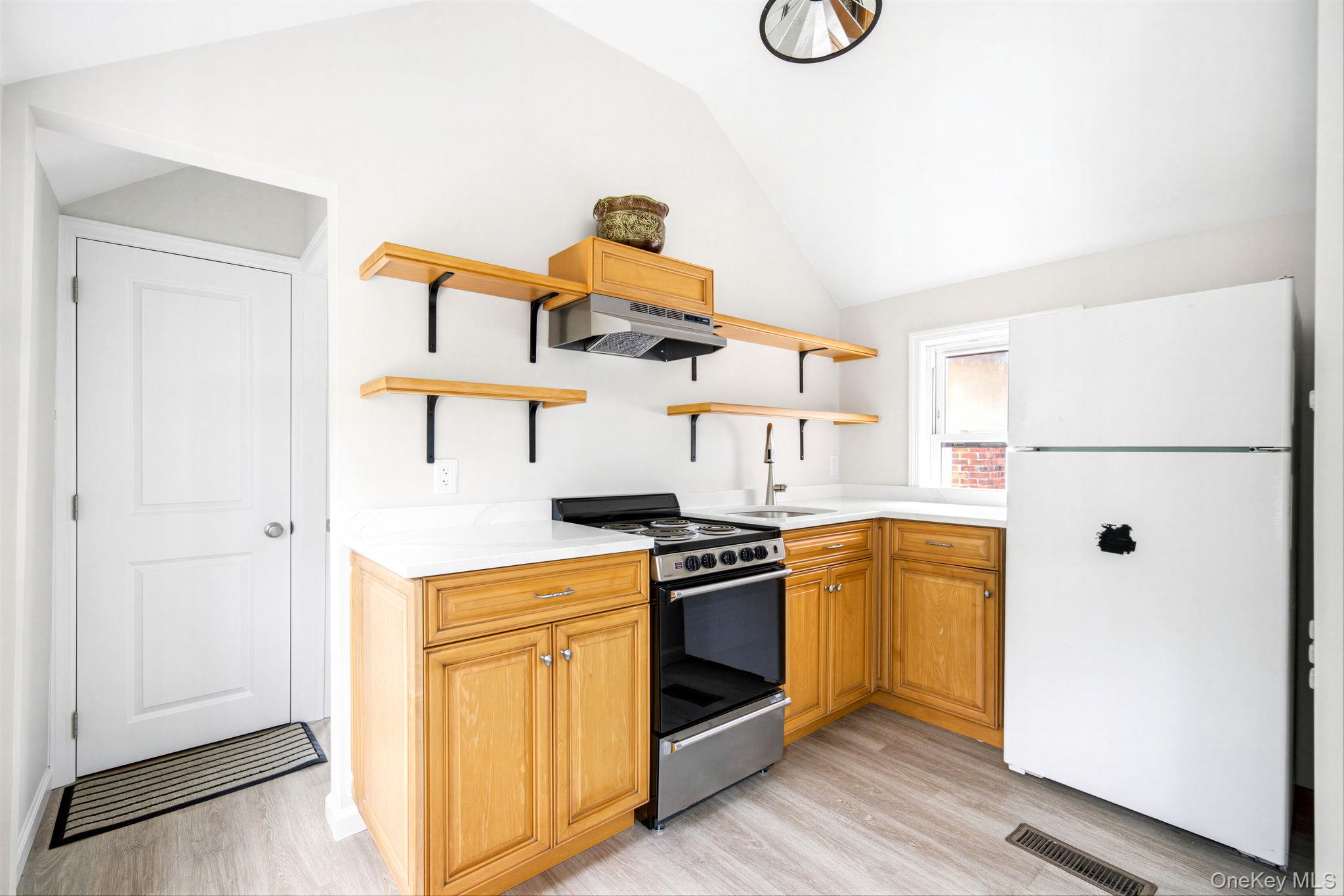 27 Walnut Avenue, Unit 2 photo 12