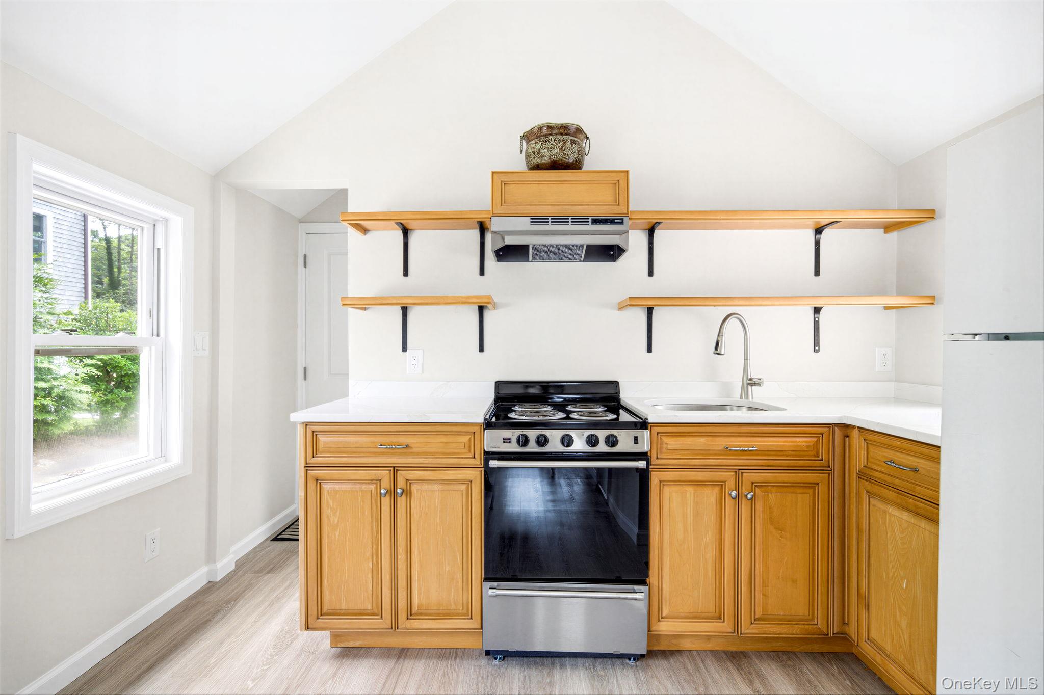 27 Walnut Avenue, Unit 2 photo 14