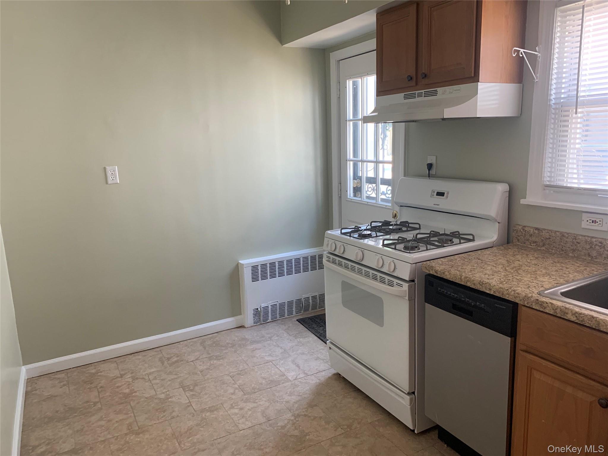 431 E Chester Street – For Rent photo 10
