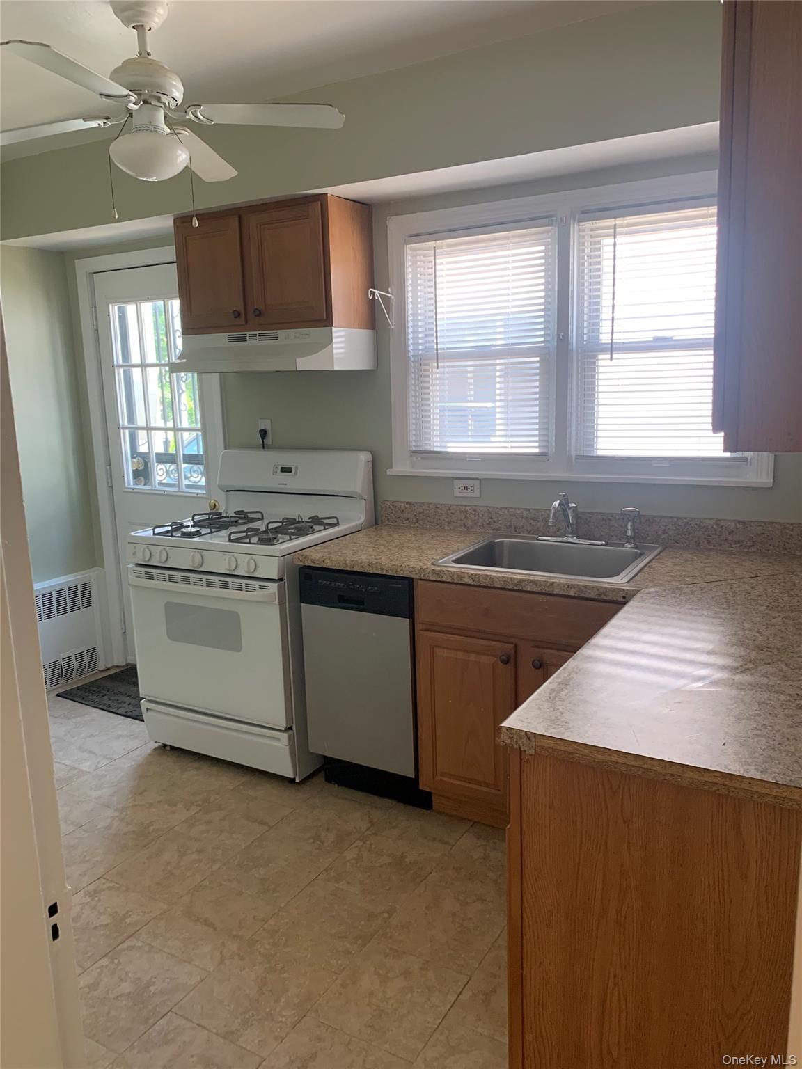 431 E Chester Street – For Rent photo 7