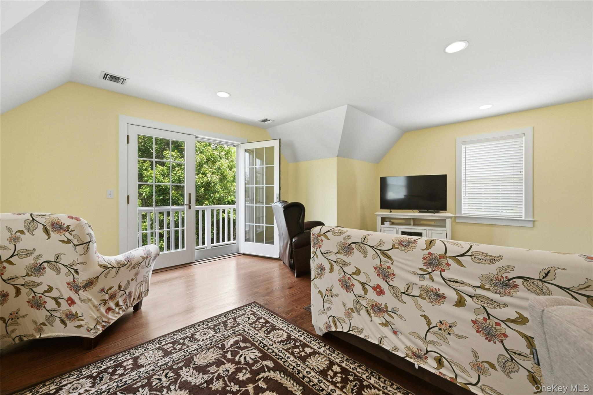 870 Parkview Lane – For Sale photo 23