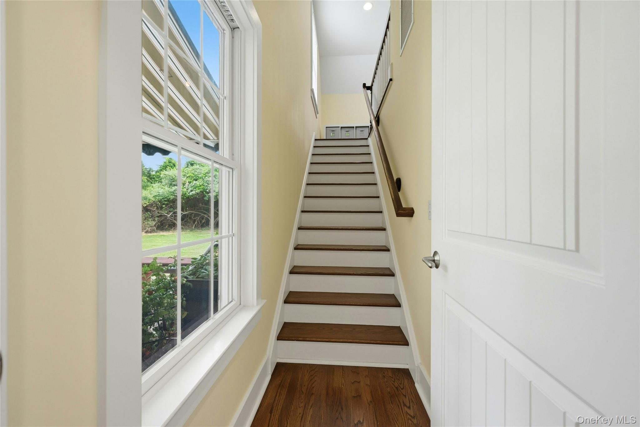 870 Parkview Lane – For Sale photo 22