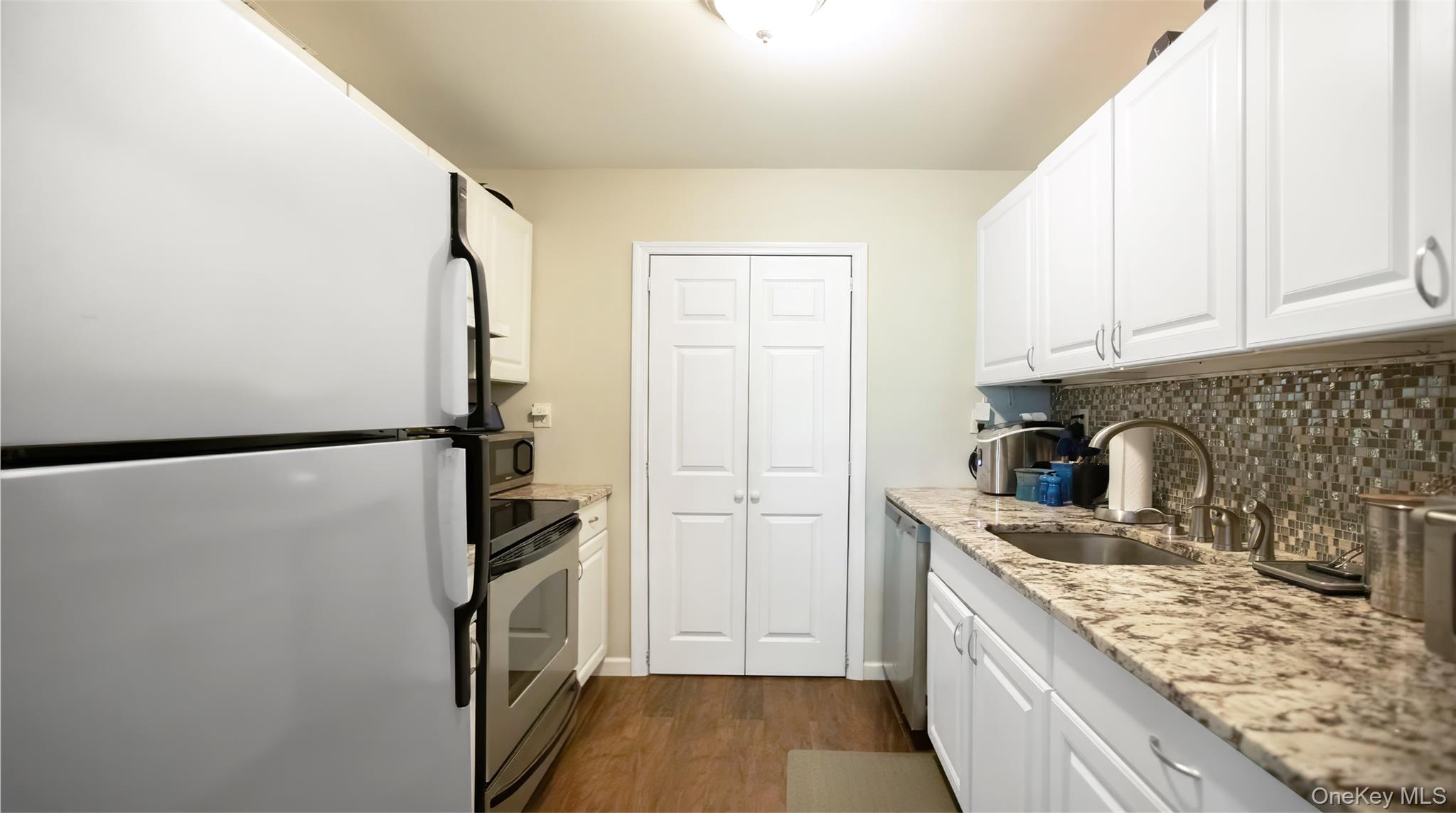 81 Richmond Boulevard, Unit 1B photo 8
