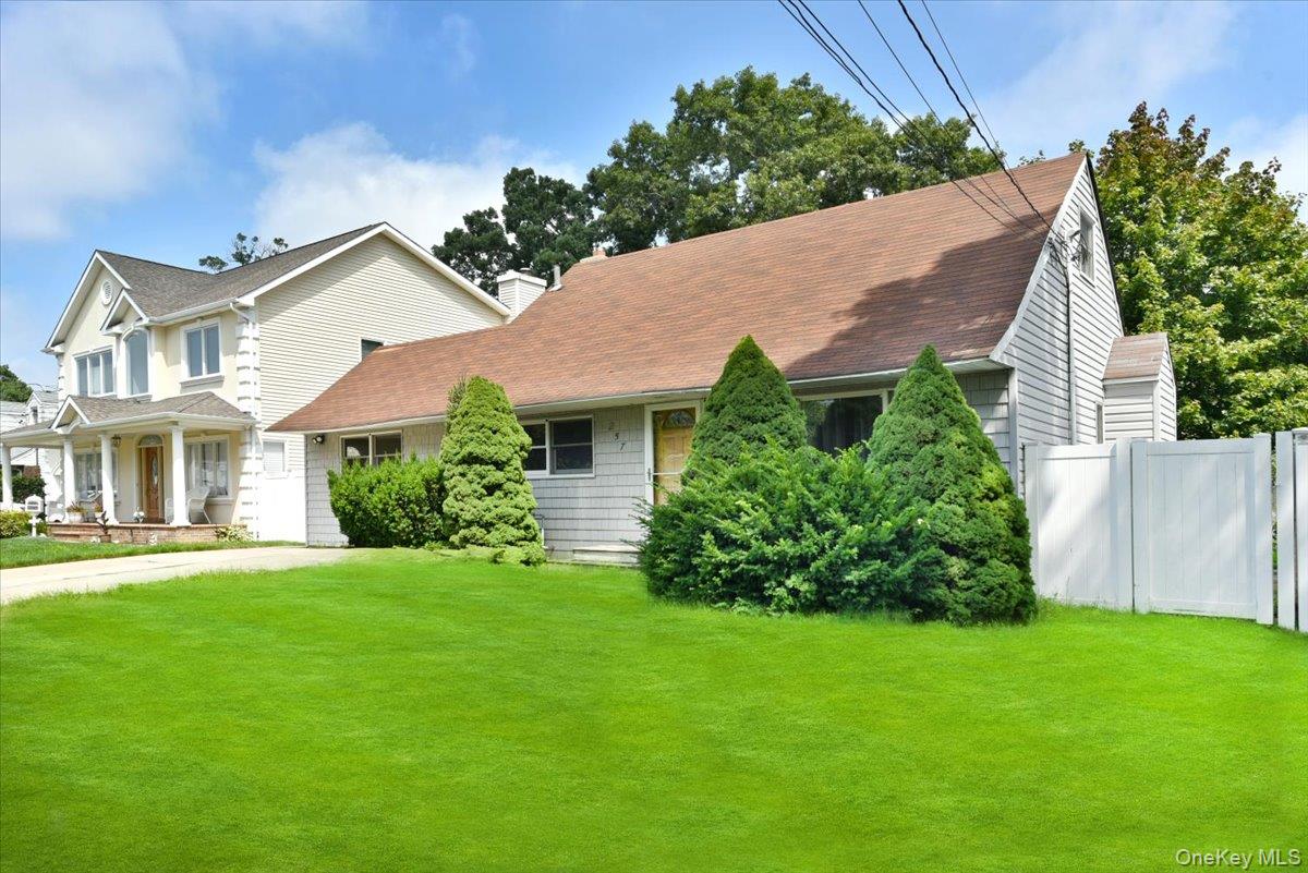 257 Maple Street – For Rent photo 2