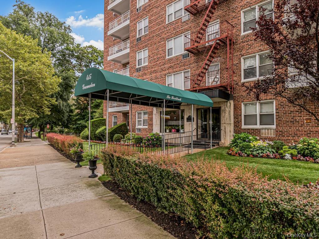 415 Gramatan Avenue, Unit 4E photo 4