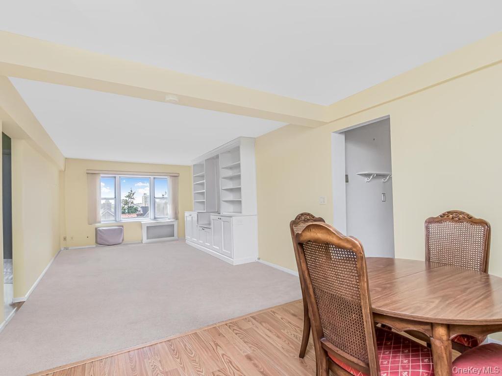 415 Gramatan Avenue, Unit 4E photo 9