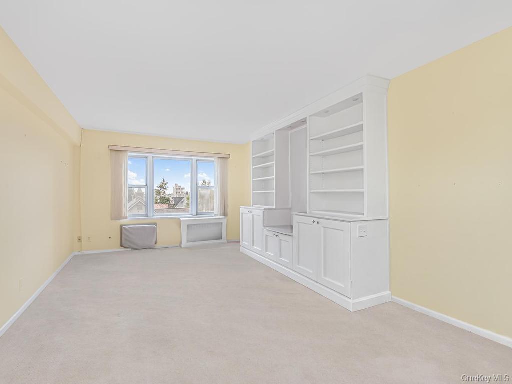 415 Gramatan Avenue, Unit 4E photo 10