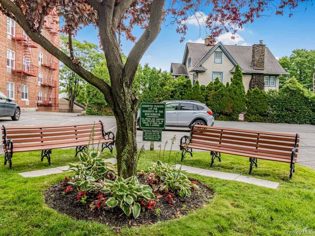 415 Gramatan Avenue, Unit 4E photo 3