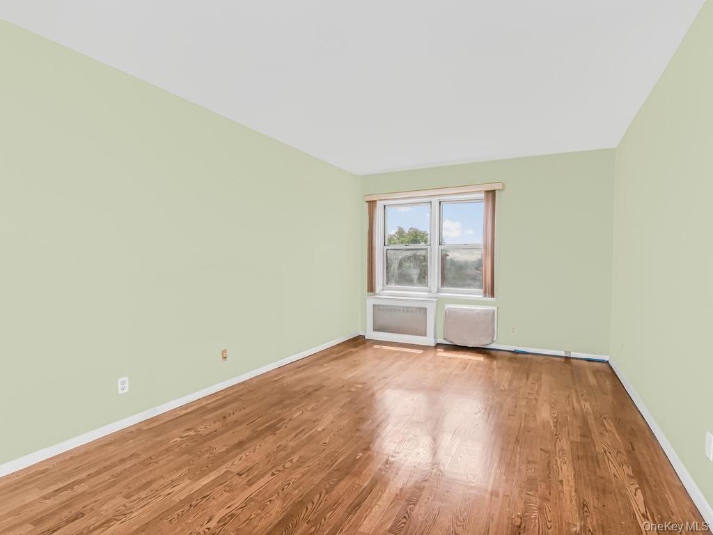 415 Gramatan Avenue, Unit 4E photo 11