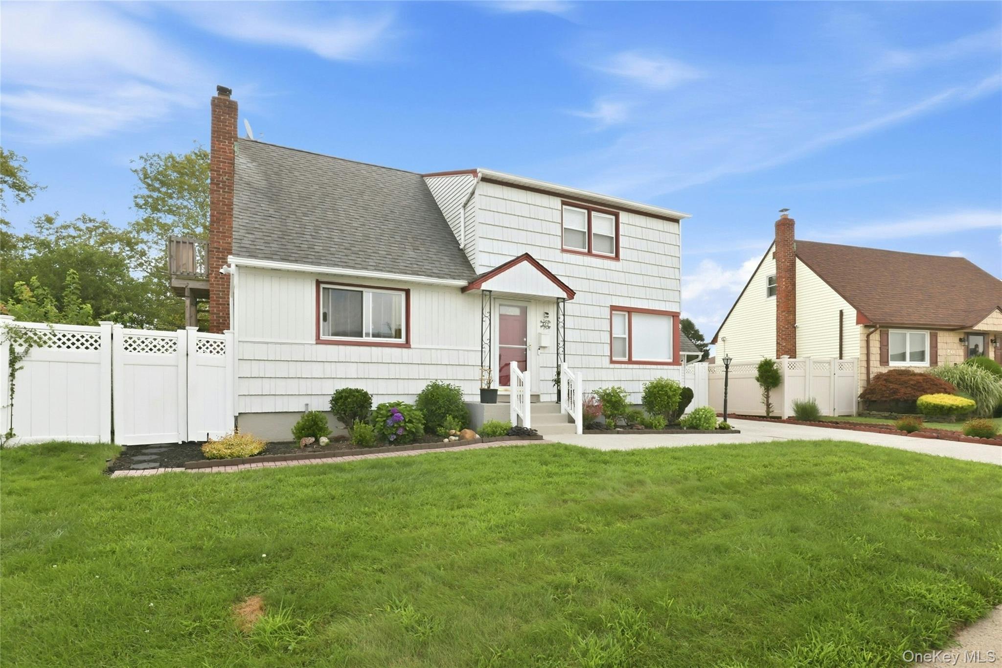 341 Hillcrest Drive – For Sale photo 2