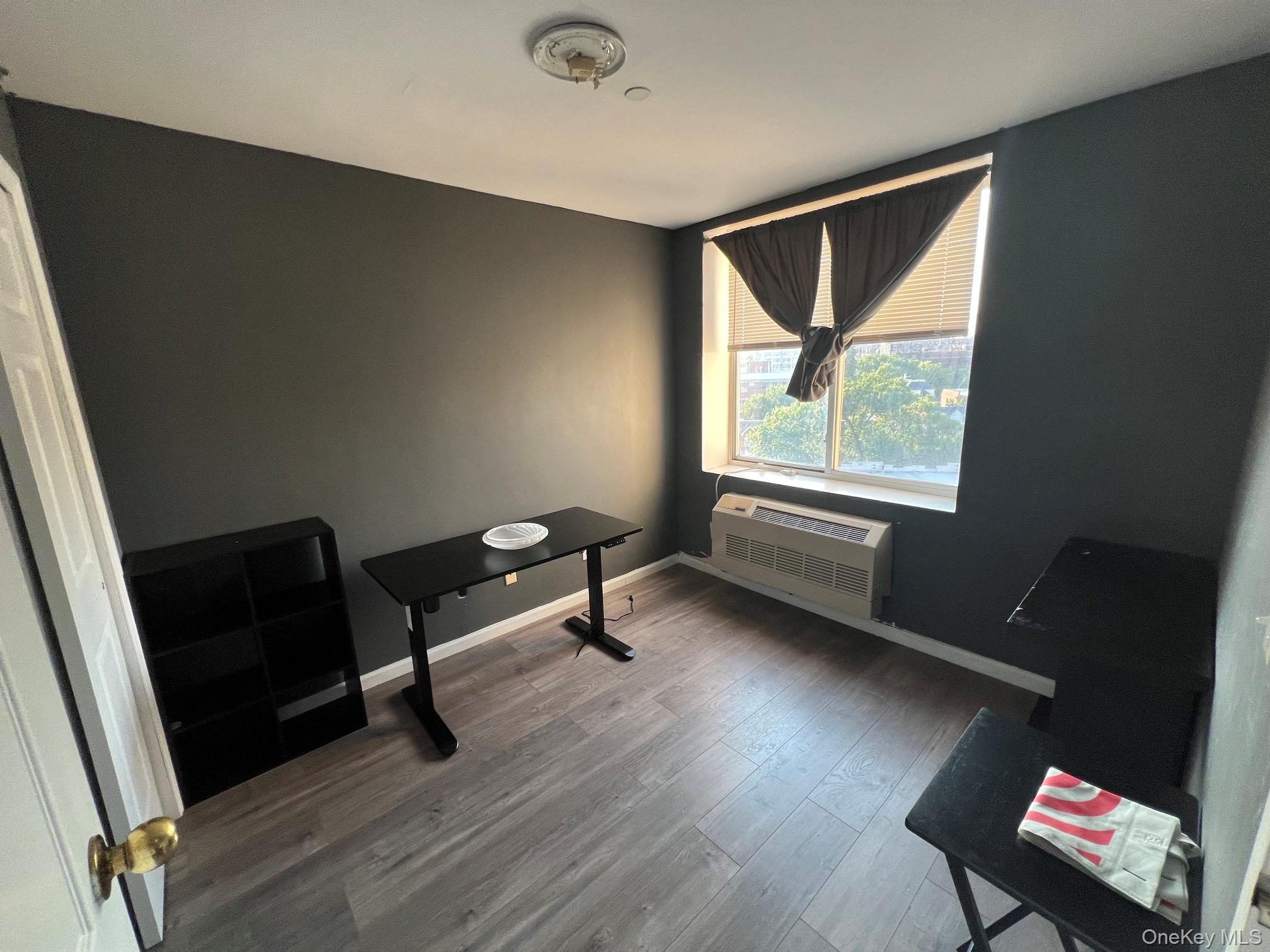 81-15 Queens Blvd, Unit 6L photo 4