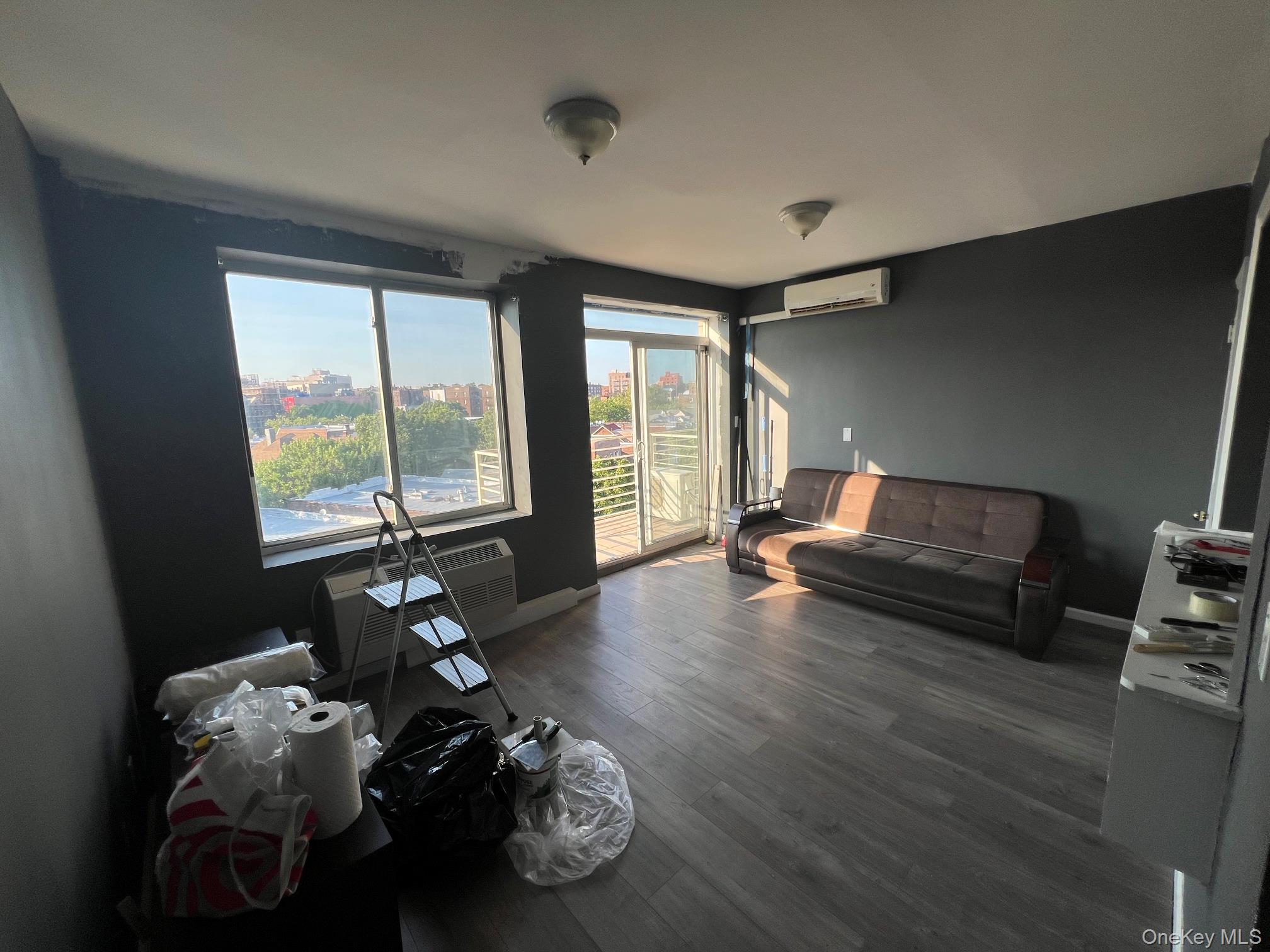 81-15 Queens Blvd, Unit 6L photo 2
