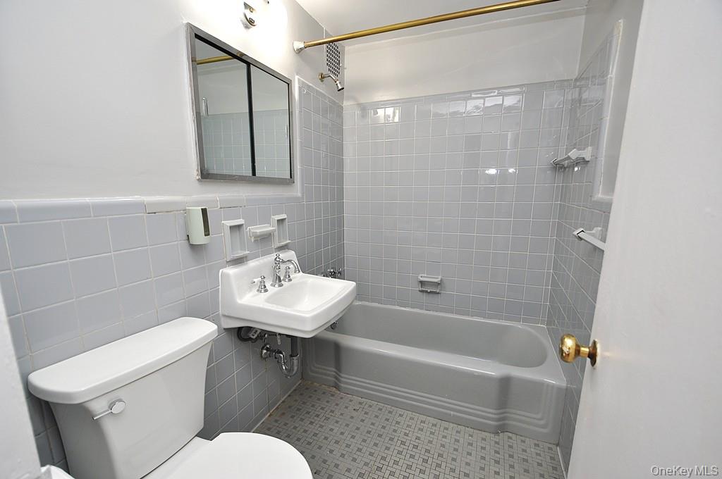 281 Garth Road, Unit B1G photo 28