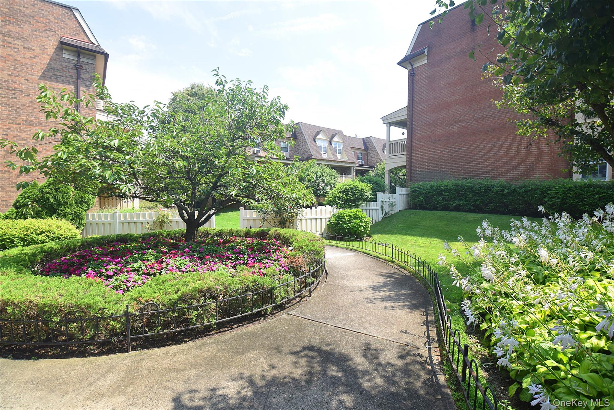 12-27 Diane Place, Unit 196 U photo 3