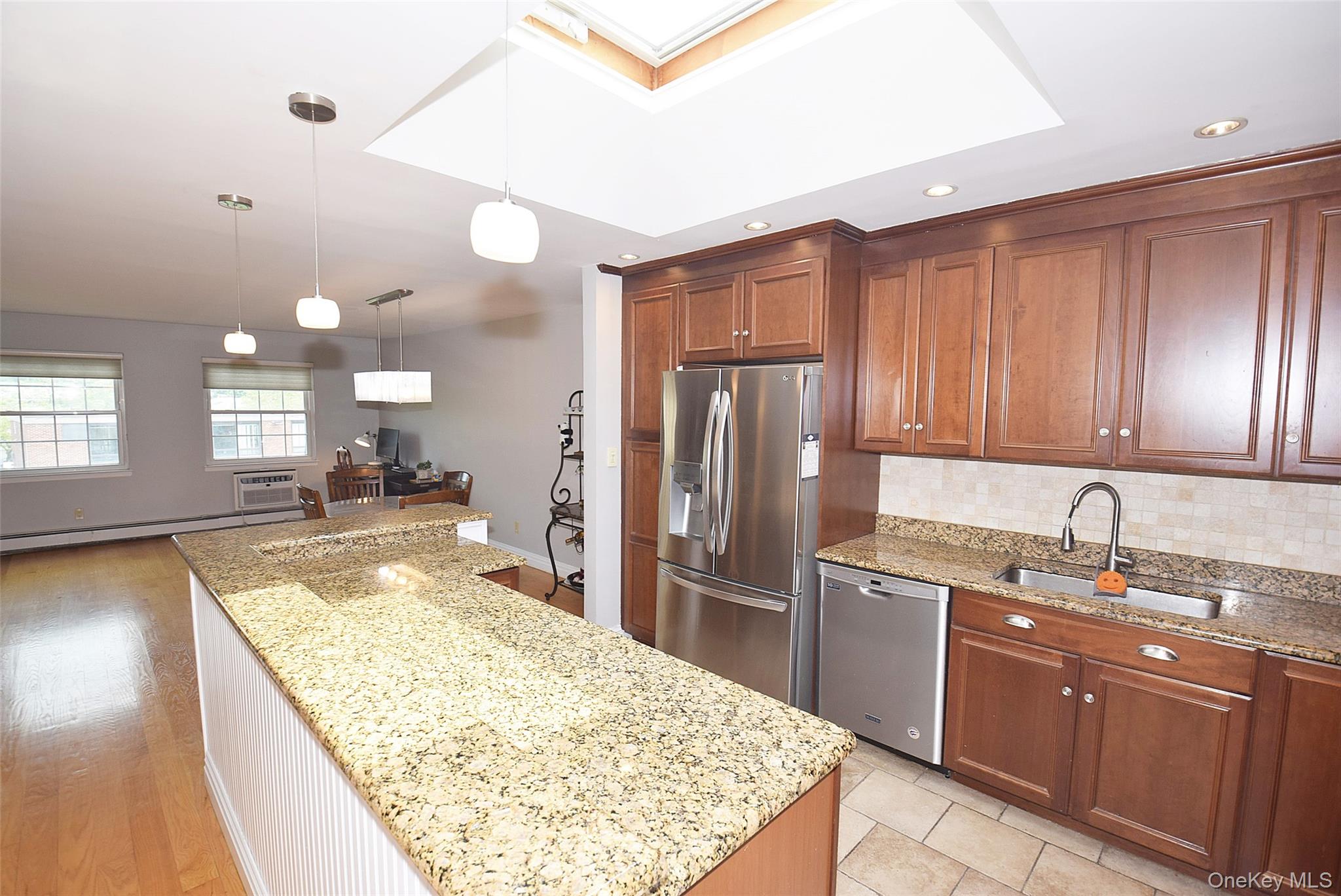 12-27 Diane Place, Unit 196 U photo 8