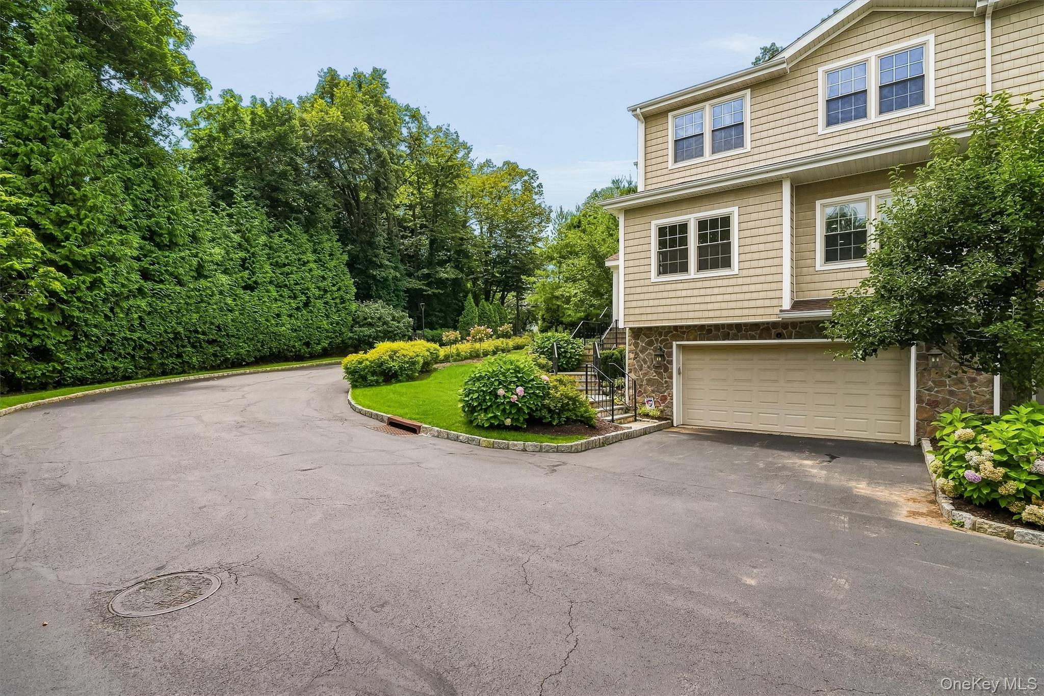4 Preserve Court – For Sale photo 3