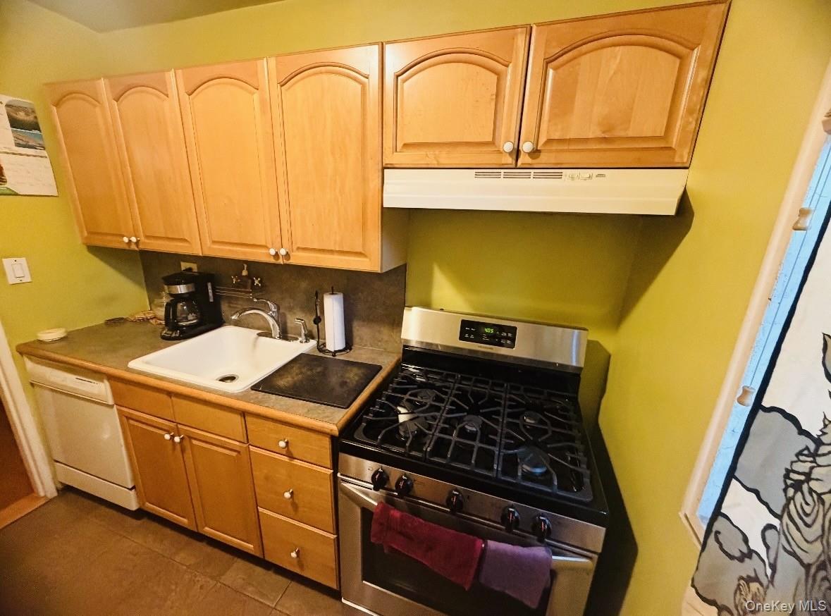 139-15 83rd Avenue, Unit 527 photo 5