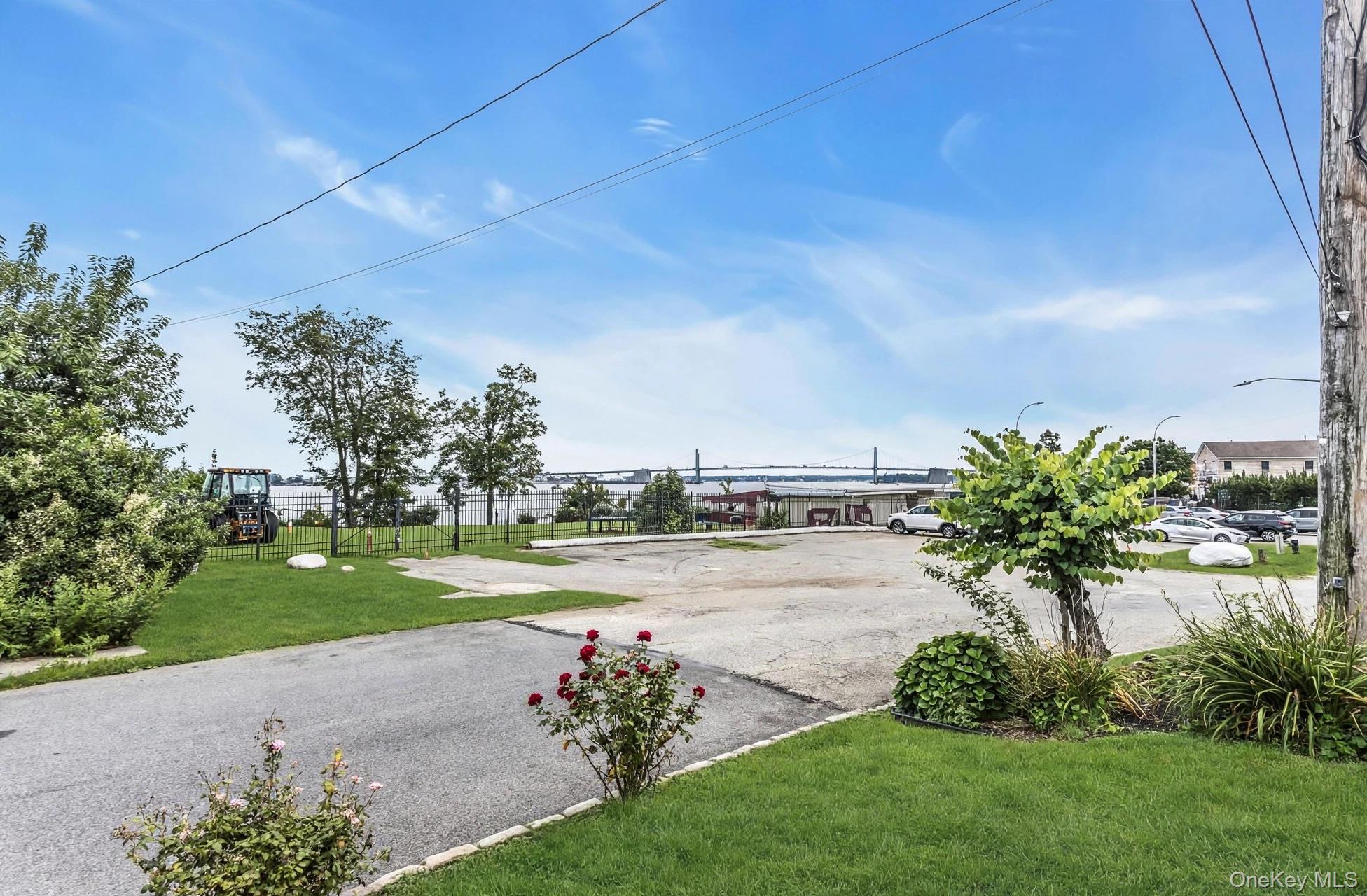 14962 Powells Cove Boulevard – For Sale photo 2