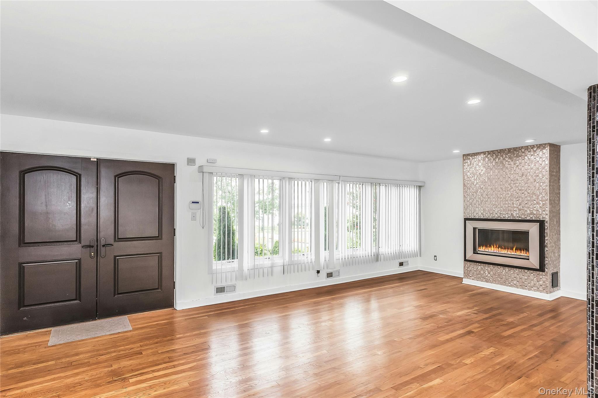 14962 Powells Cove Boulevard – For Sale photo 5