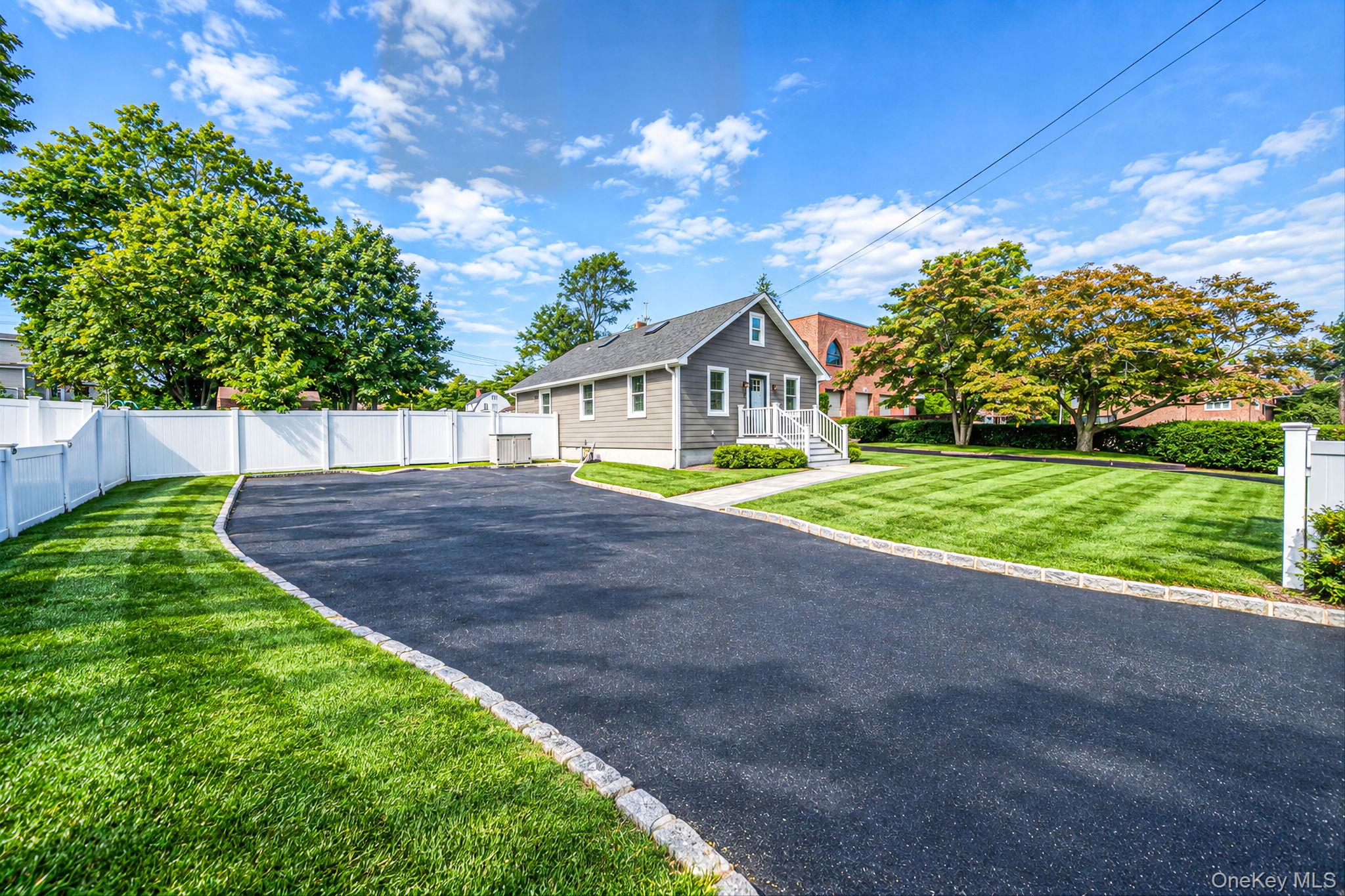 36 Mayflower Avenue – For Sale photo 3