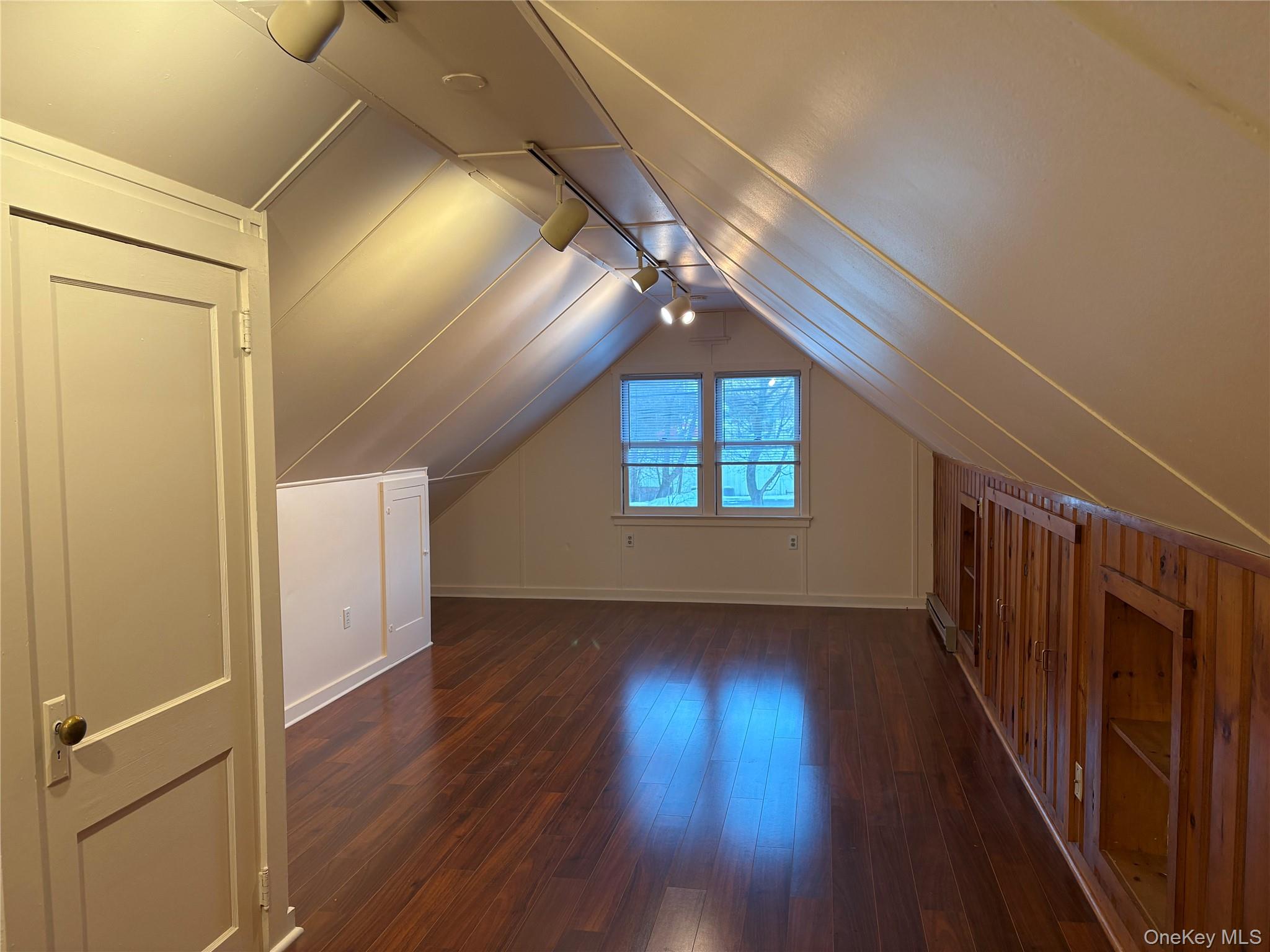 35 Oak Street, Unit Upstairs A photo 2
