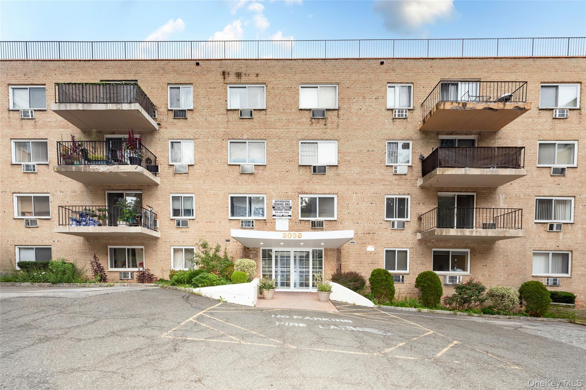 2035 Central Park Avenue, Unit AA4