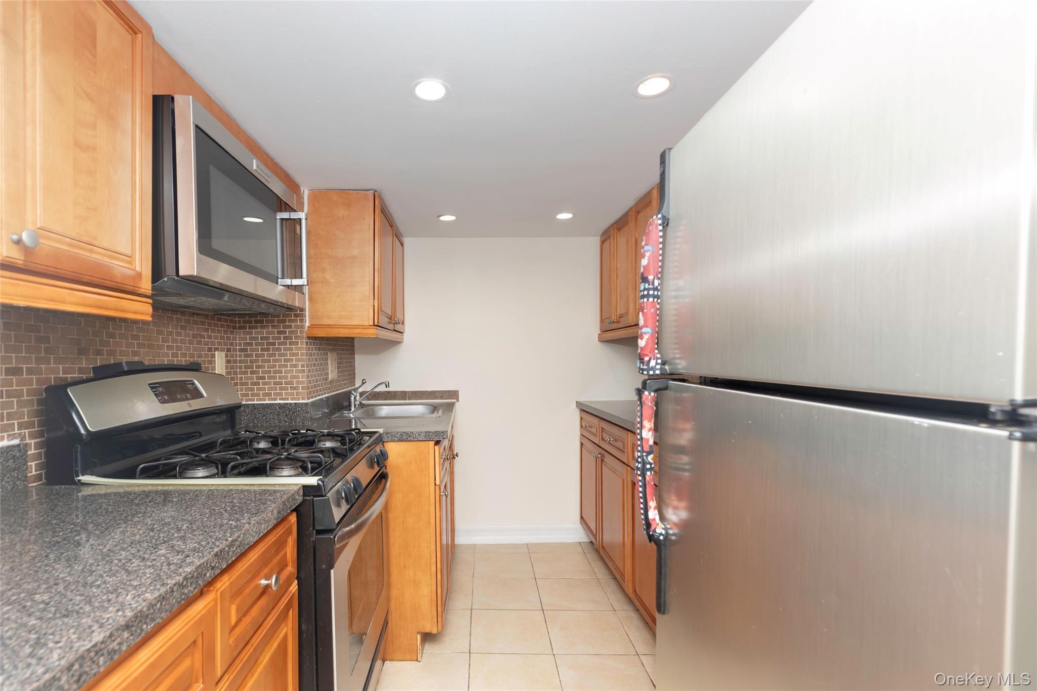 2035 Central Park Avenue, Unit AA4 photo 3