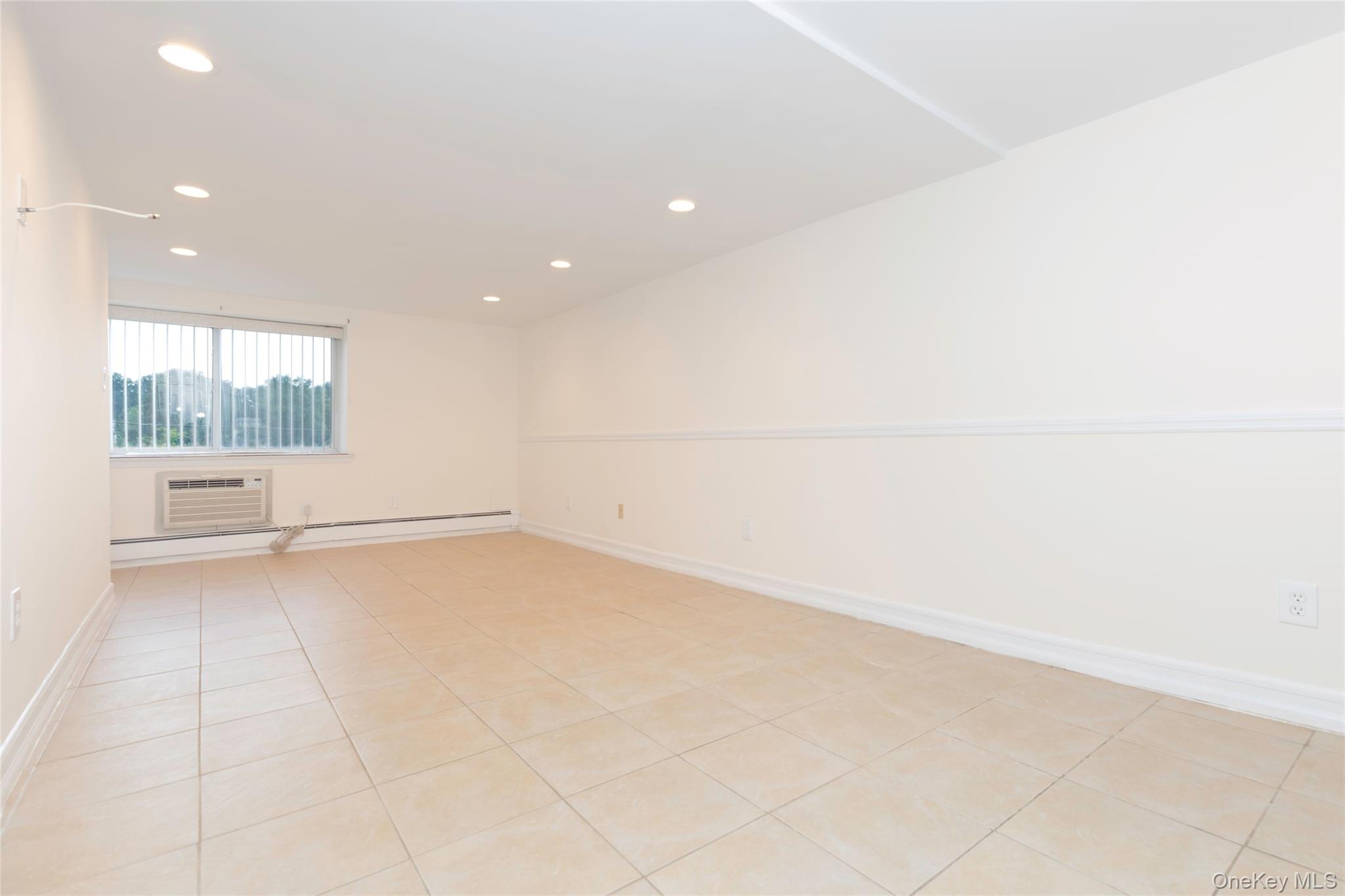 2035 Central Park Avenue, Unit AA4 photo 8