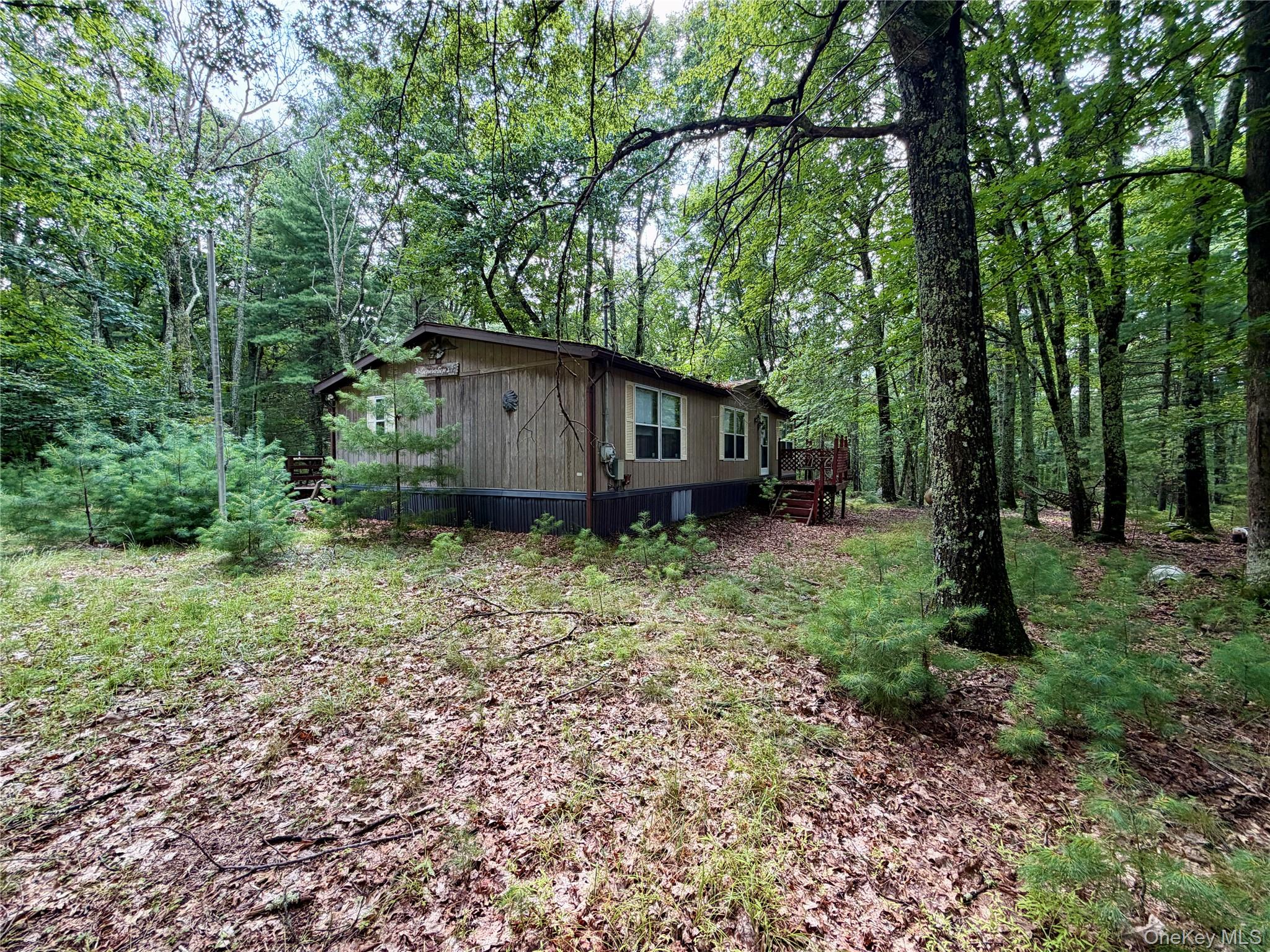 21 Huron Trail – For Sale photo 2