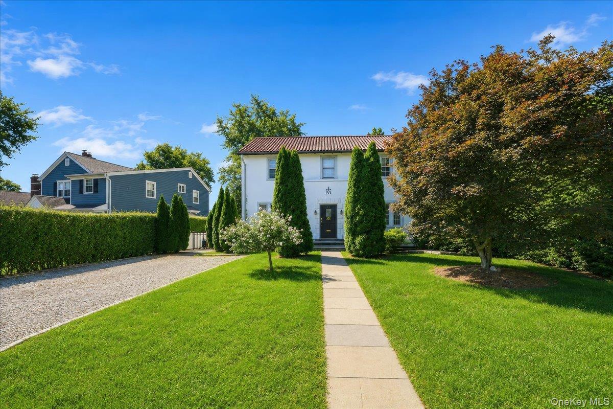 32 Deerfield Avenue – For Sale photo 3