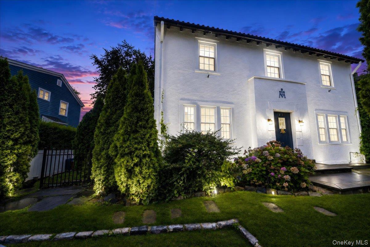 32 Deerfield Avenue – For Sale