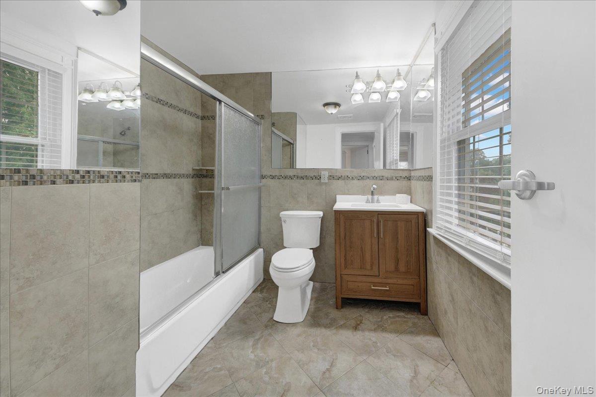 32 Deerfield Avenue – For Sale photo 24