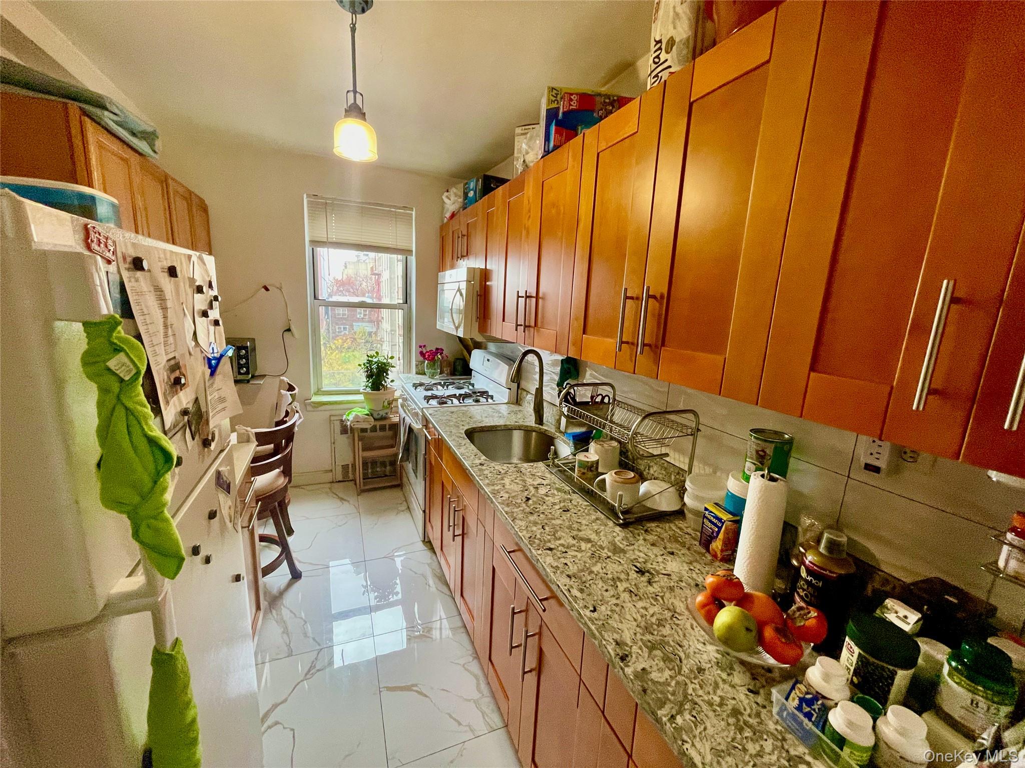 134-33 Blossom Ave, Unit 3B photo 4