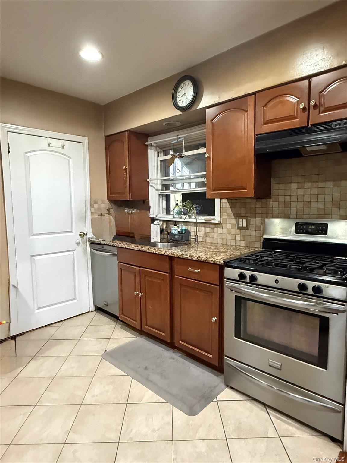 71 Ribbon Street – For Rent photo 7