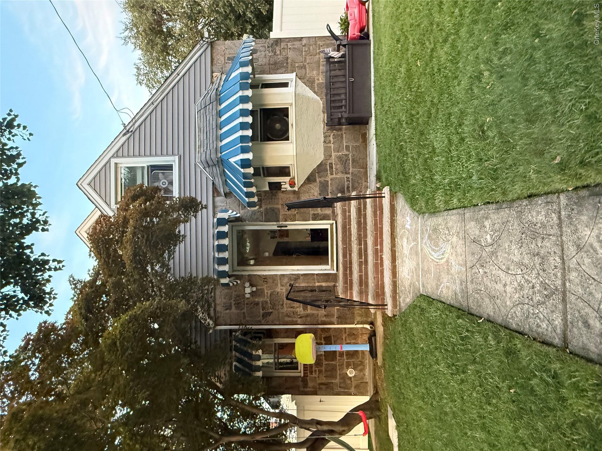 71 Ribbon Street – For Rent photo 2