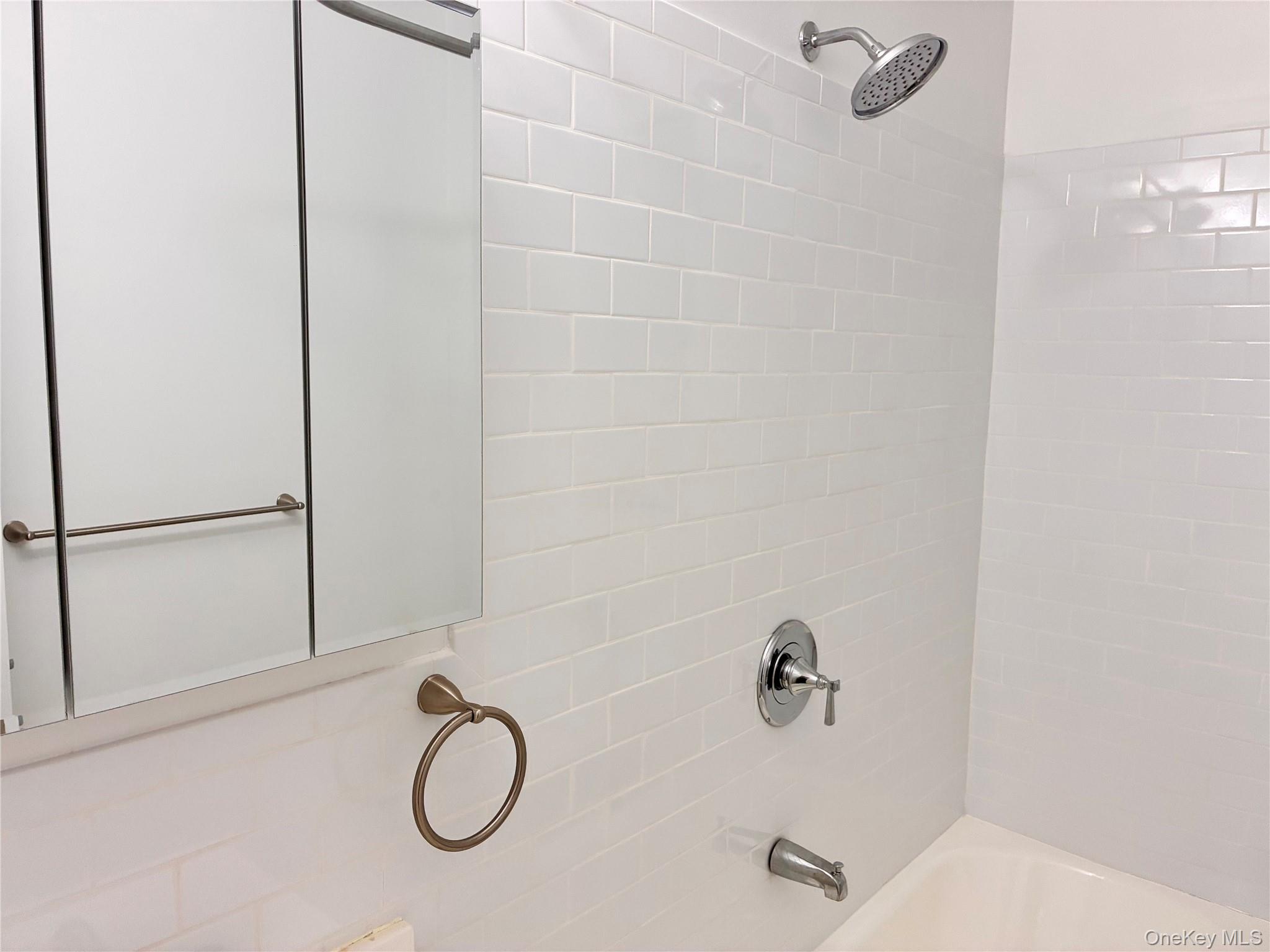 2685 Creston Avenue, Unit 1B photo 8