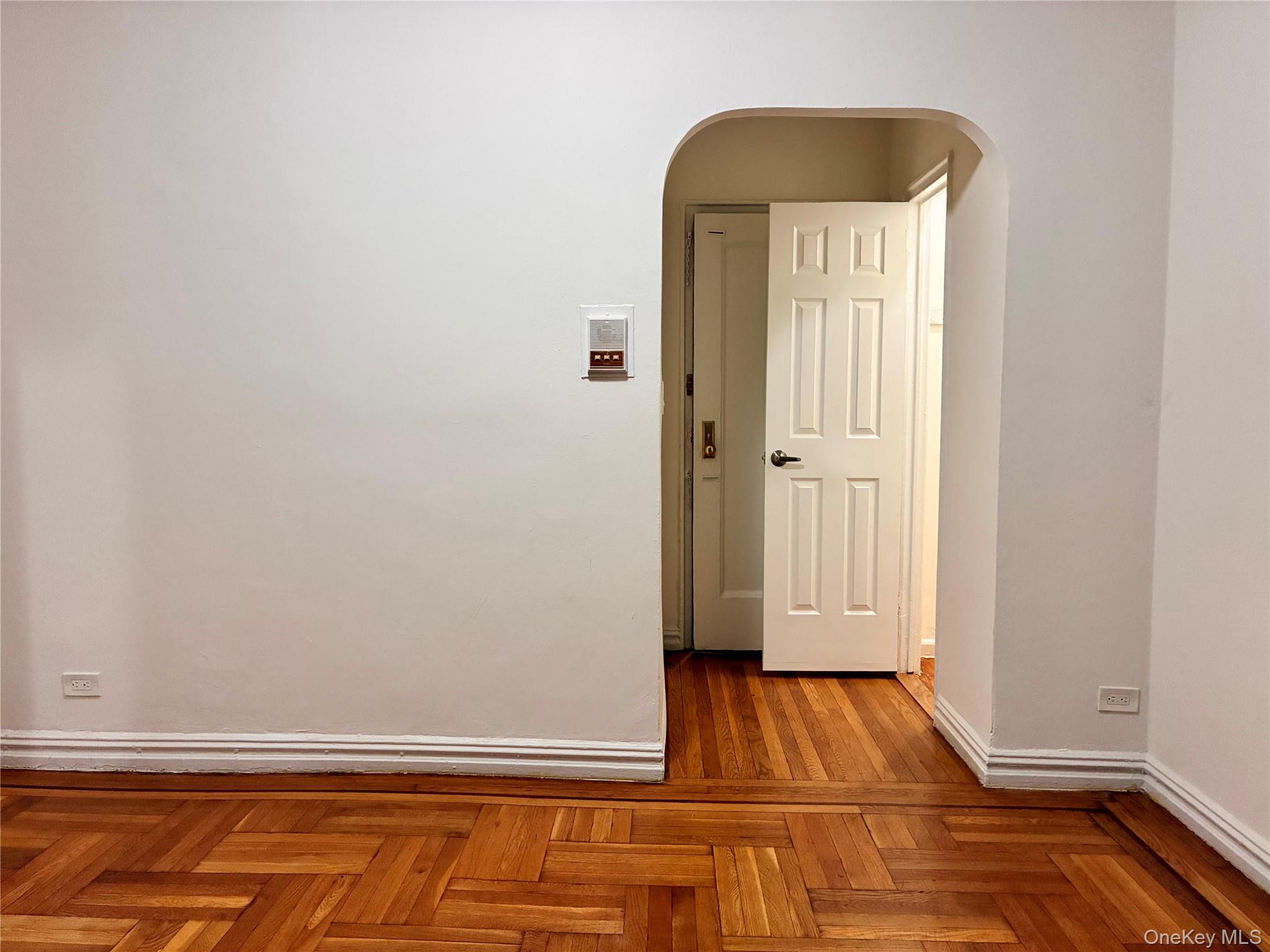 2685 Creston Avenue, Unit 1B photo 2