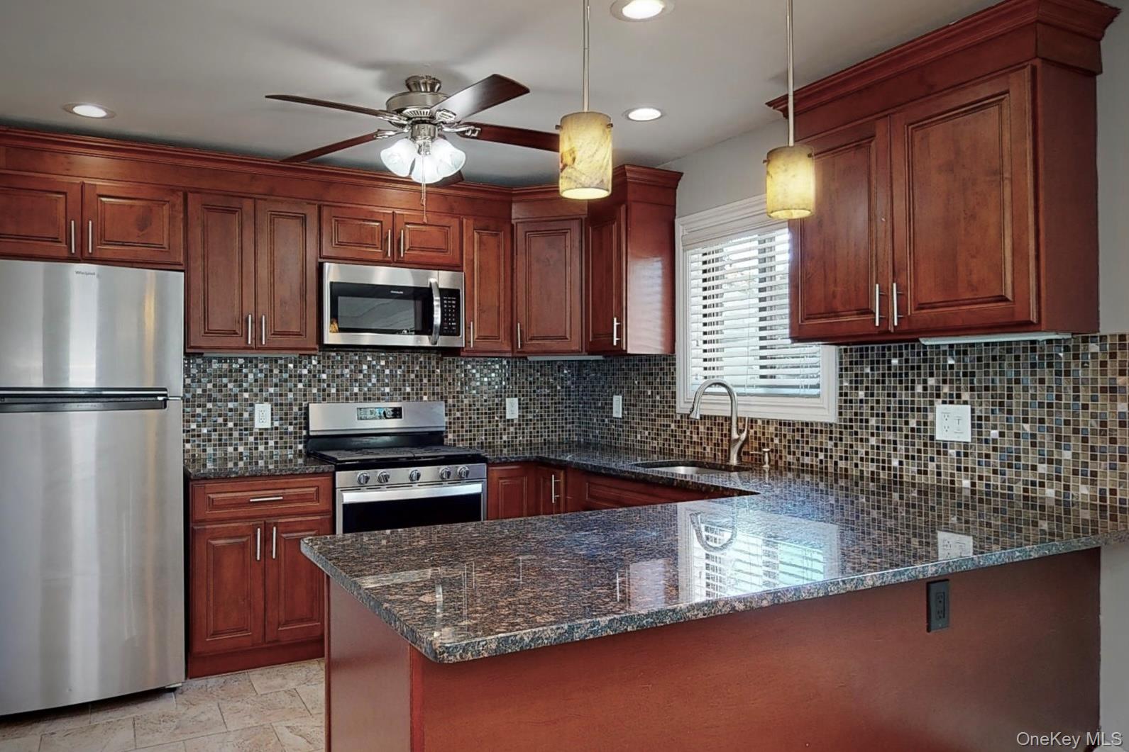 20 Perry Boulevard, Unit 1 photo 2