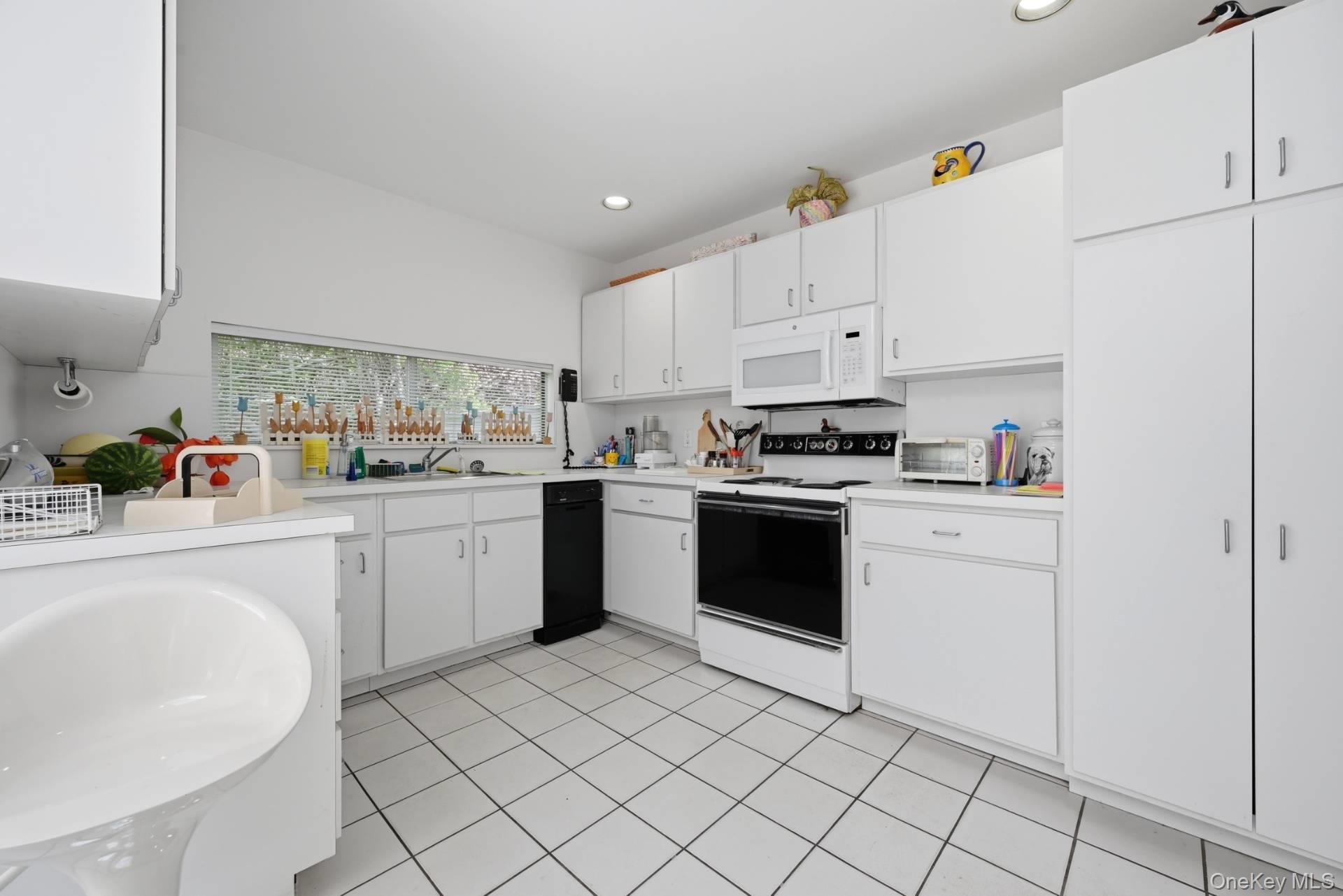 23 Deerfield Way – For Sale photo 12