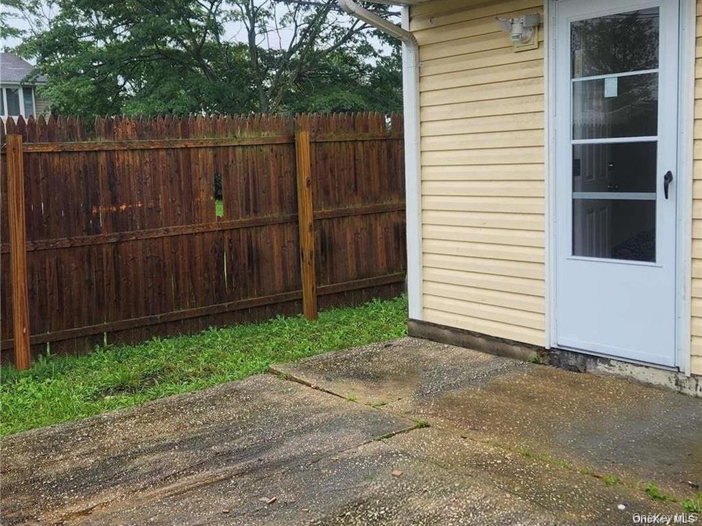 124 10th Avenue – For Rent photo 12