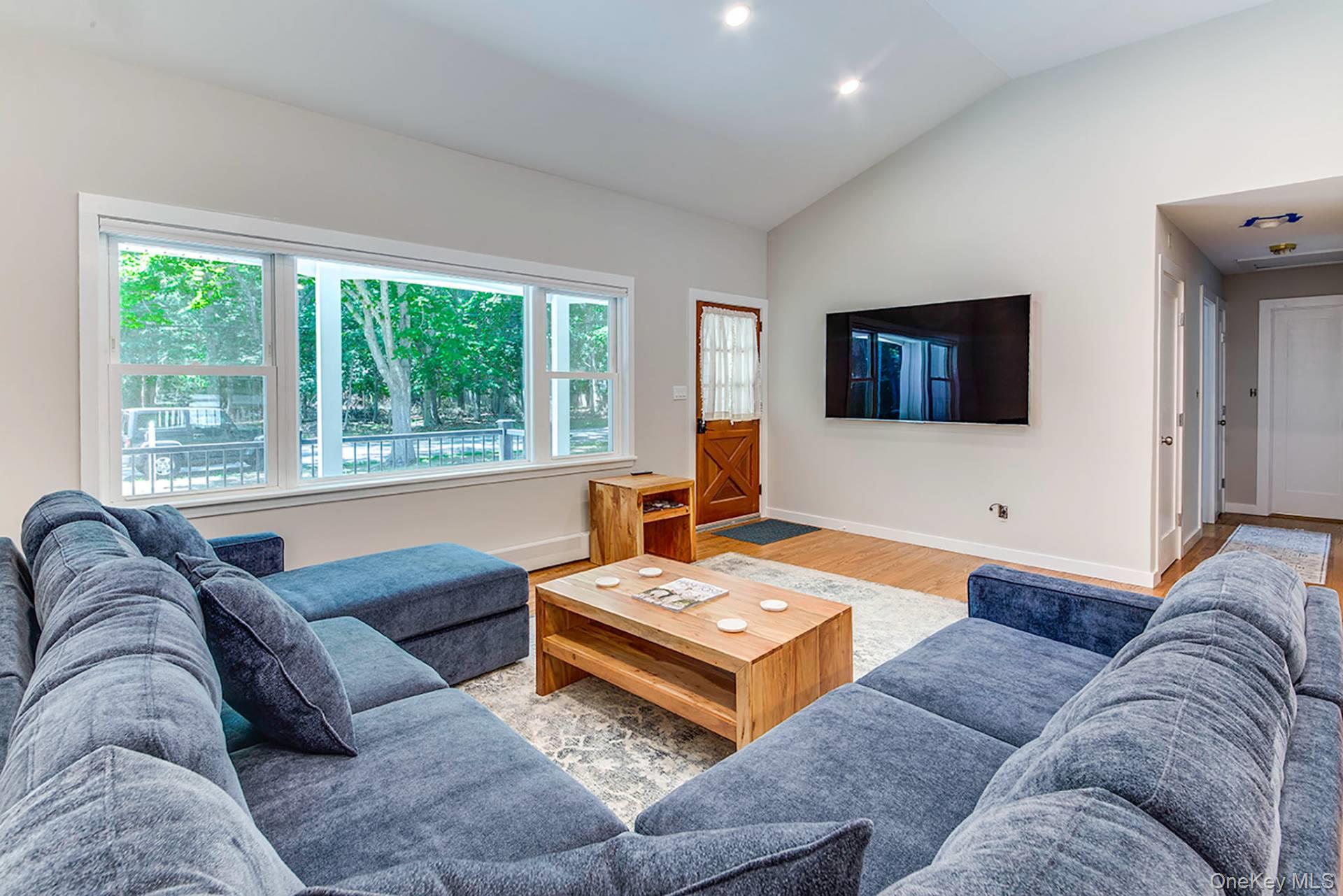 33 Richardson Avenue – For Rent photo 4
