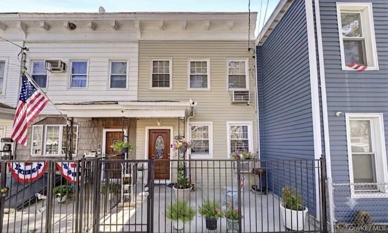 8712 95th Avenue – For Sale