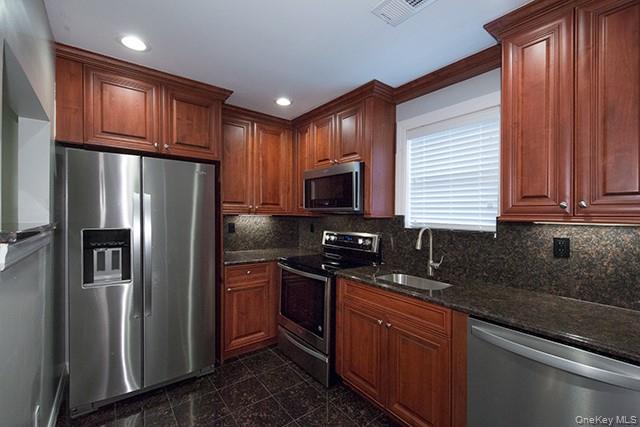 100 Villa D’est Drive, Unit B-14 photo 2