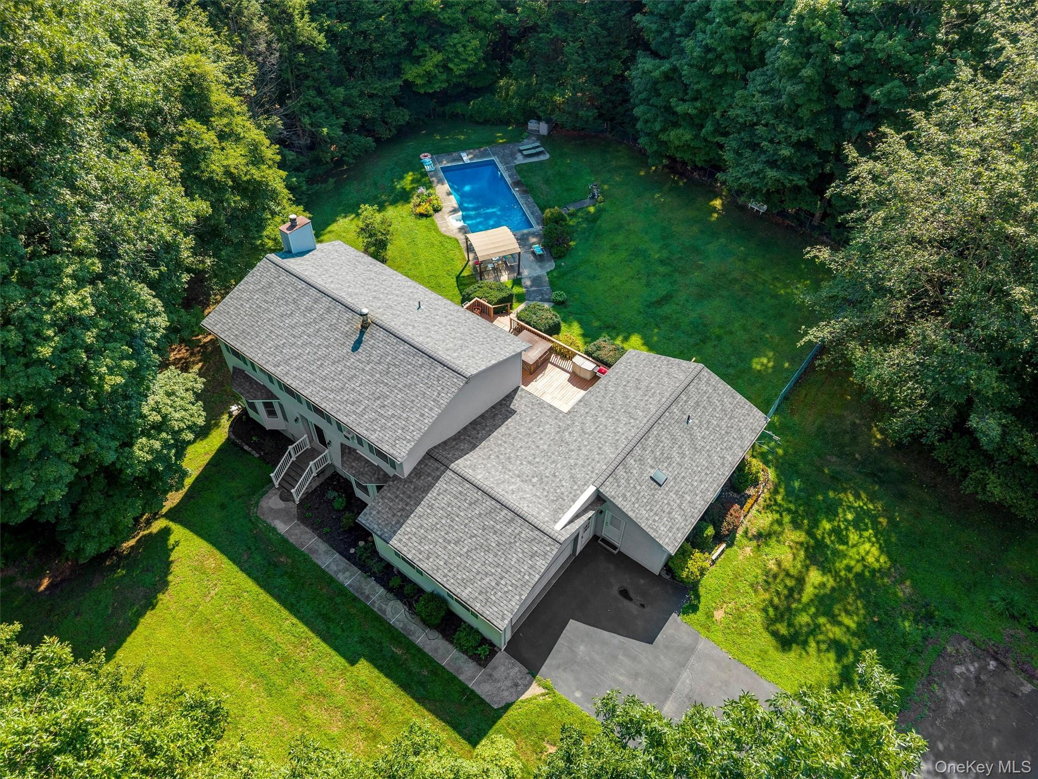80 Susan Lane – For Sale photo 3