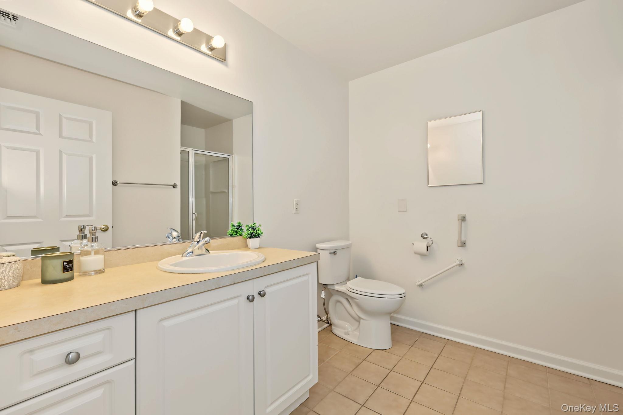 100 Woodcrest Lane, Unit 124 photo 16