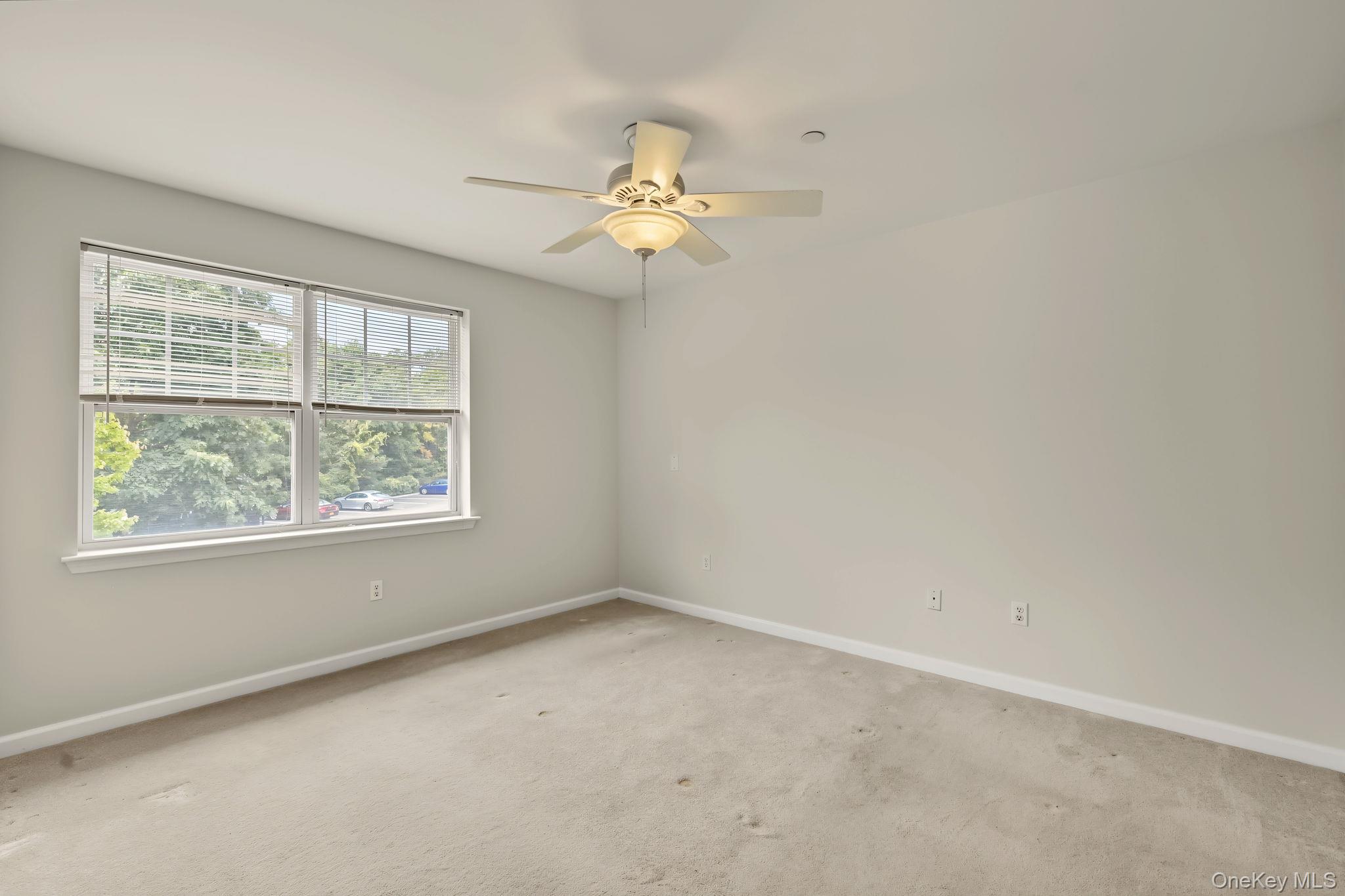 100 Woodcrest Lane, Unit 124 photo 14