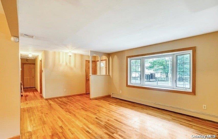 6 Willow Street – For Rent photo 10